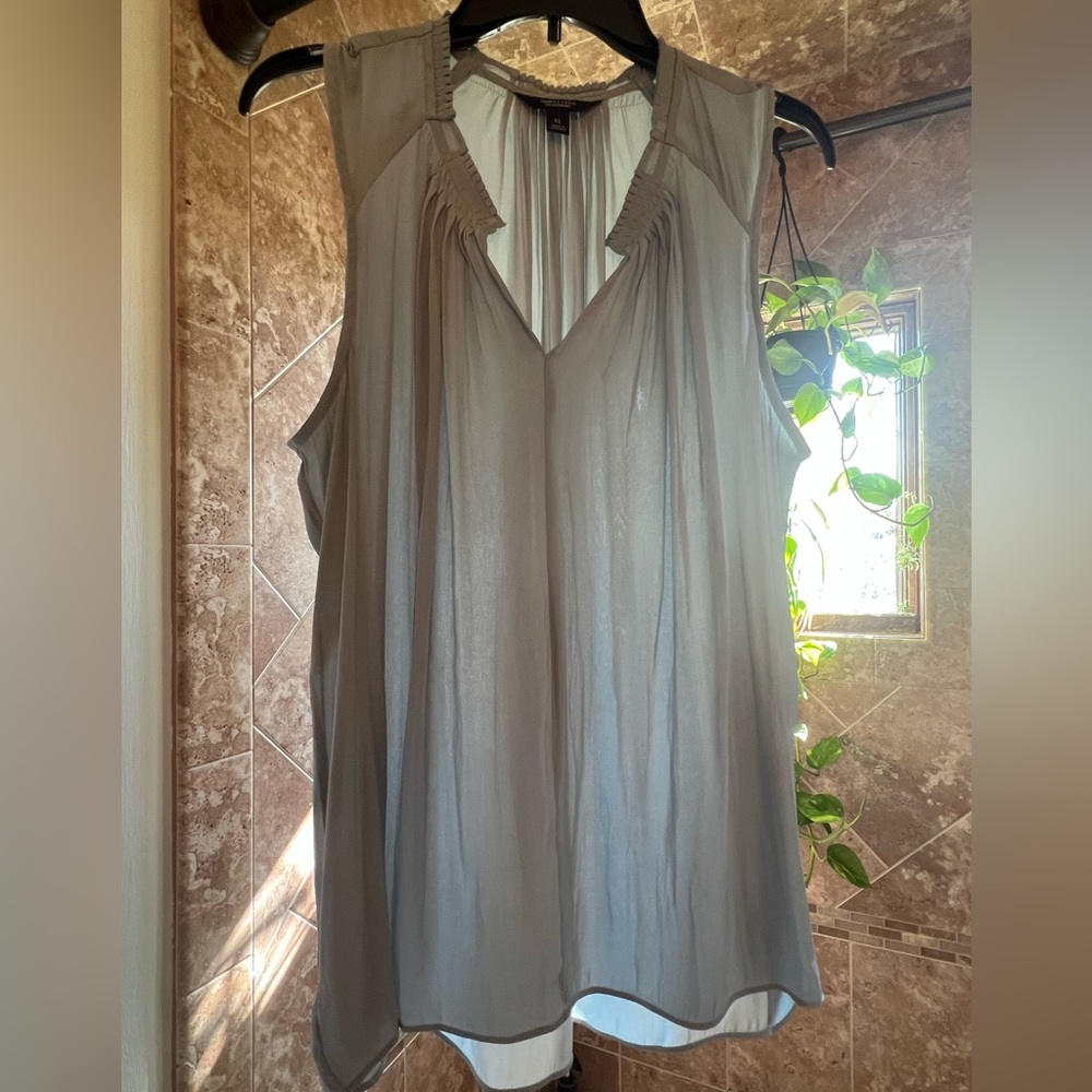 Simply Vera Vera Wang Light Gray Pleated Top